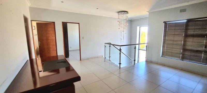 3 Bedroom Property for Sale in Eldoraigne Gauteng