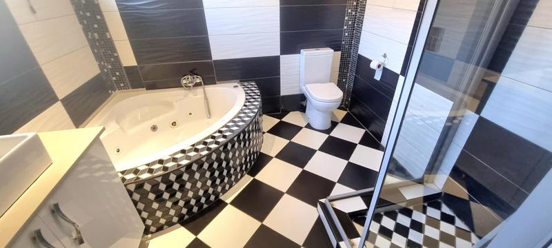3 Bedroom Property for Sale in Eldoraigne Gauteng
