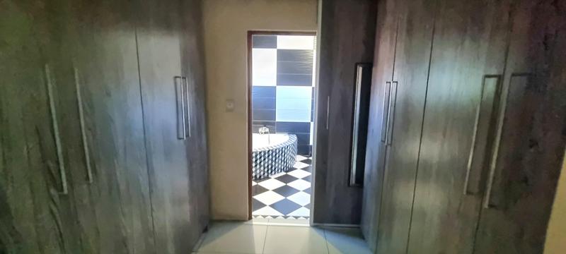 3 Bedroom Property for Sale in Eldoraigne Gauteng