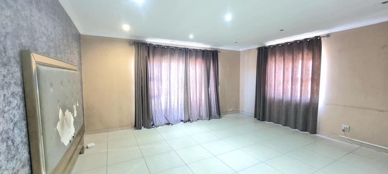 3 Bedroom Property for Sale in Eldoraigne Gauteng