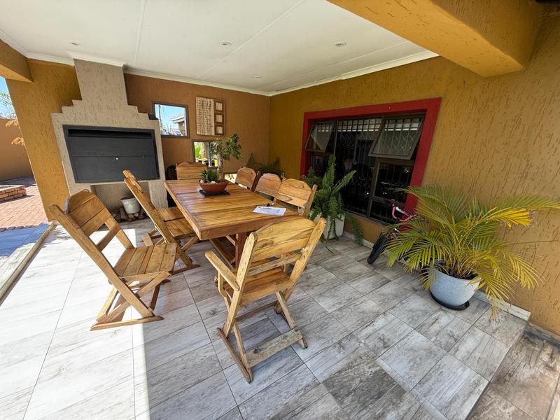 4 Bedroom Property for Sale in The Reeds Gauteng