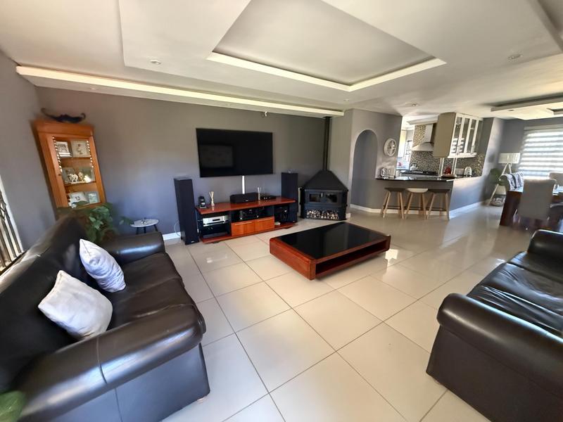 4 Bedroom Property for Sale in The Reeds Gauteng