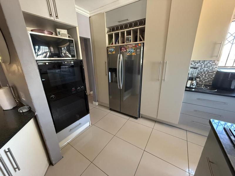 4 Bedroom Property for Sale in The Reeds Gauteng