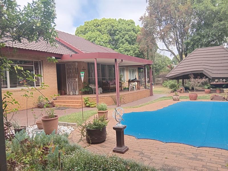 4 Bedroom Property for Sale in Wierda Park Gauteng