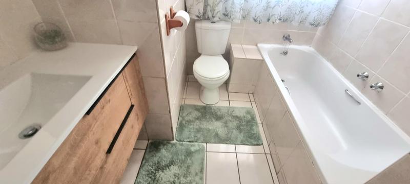 4 Bedroom Property for Sale in Amberfield Gauteng