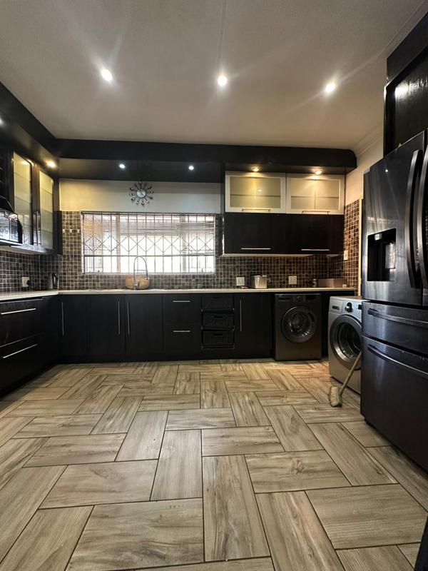 4 Bedroom Property for Sale in Theresa Park Gauteng