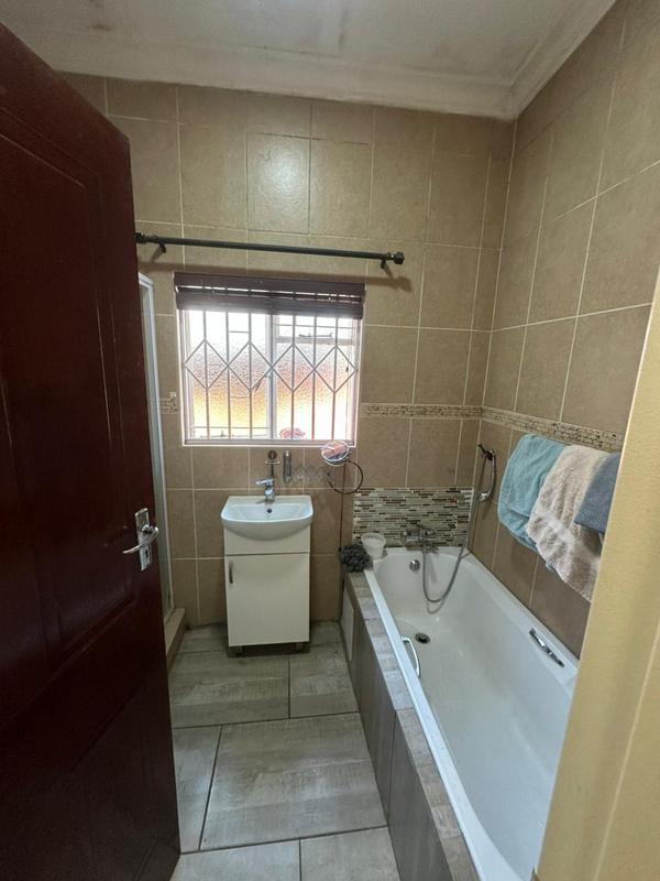 4 Bedroom Property for Sale in Theresa Park Gauteng