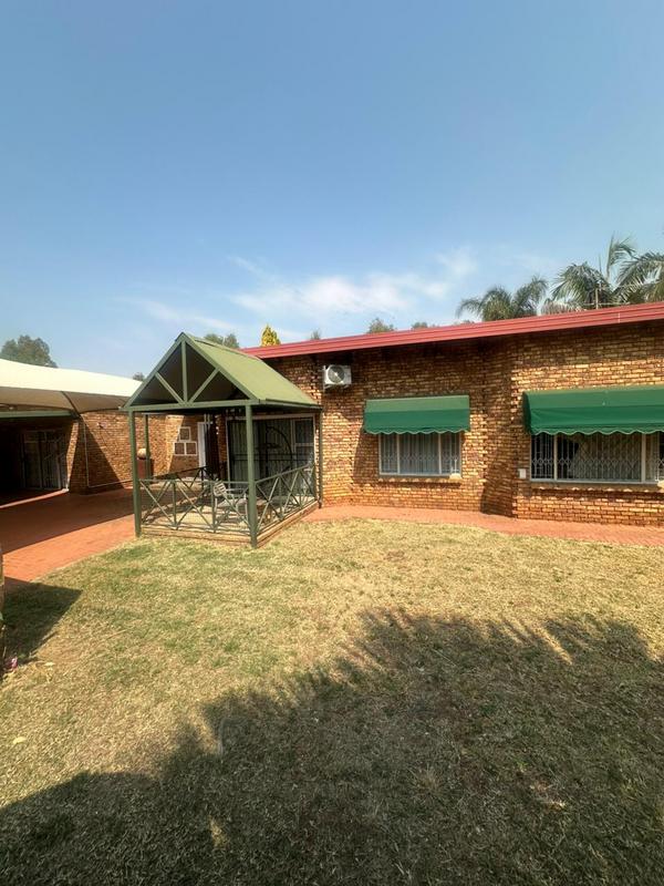 4 Bedroom Property for Sale in Theresa Park Gauteng