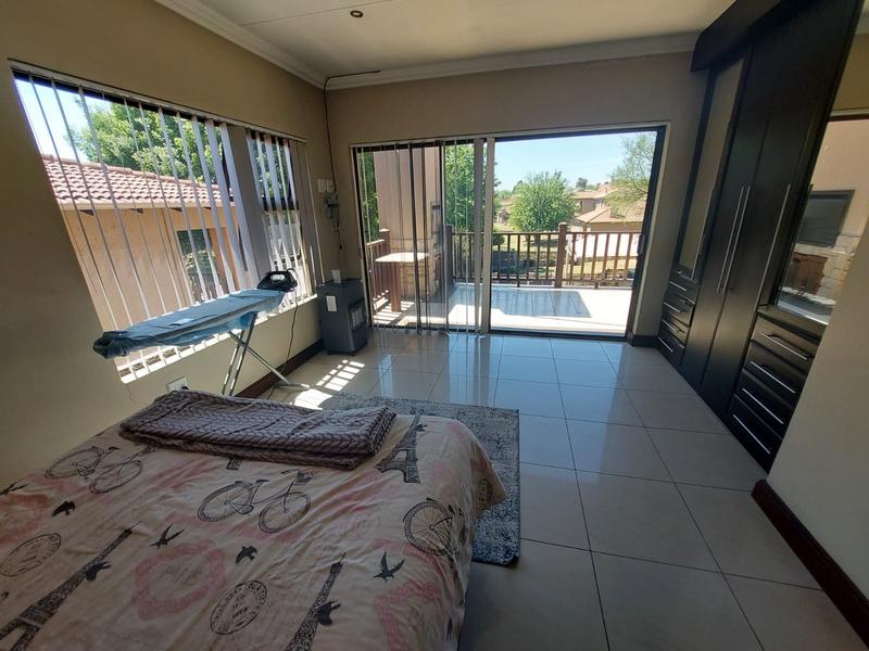 To Let 4 Bedroom Property for Rent in Three Rivers Gauteng
