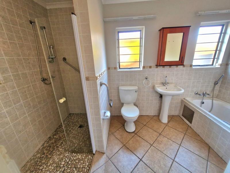 2 Bedroom Property for Sale in Montana Tuine Gauteng