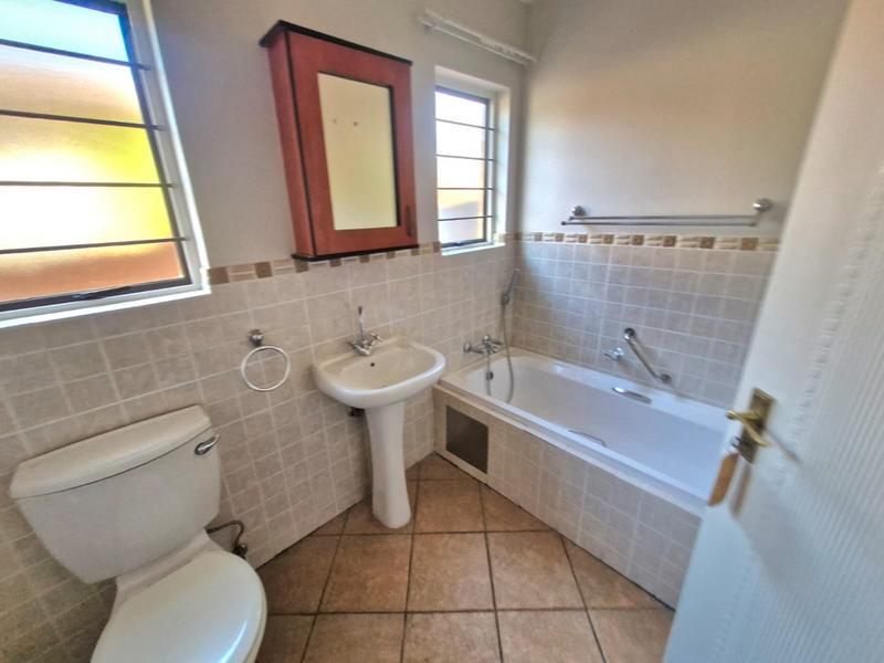 2 Bedroom Property for Sale in Montana Tuine Gauteng
