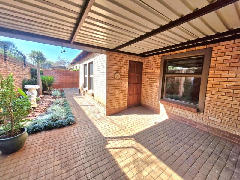 2 Bedroom Property for Sale in Montana Tuine Gauteng