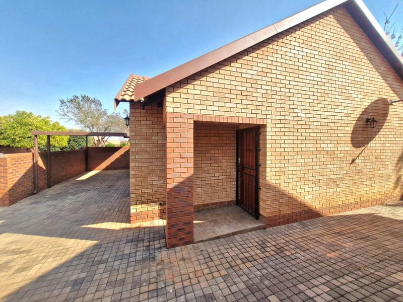 2 Bedroom Property for Sale in Montana Tuine Gauteng