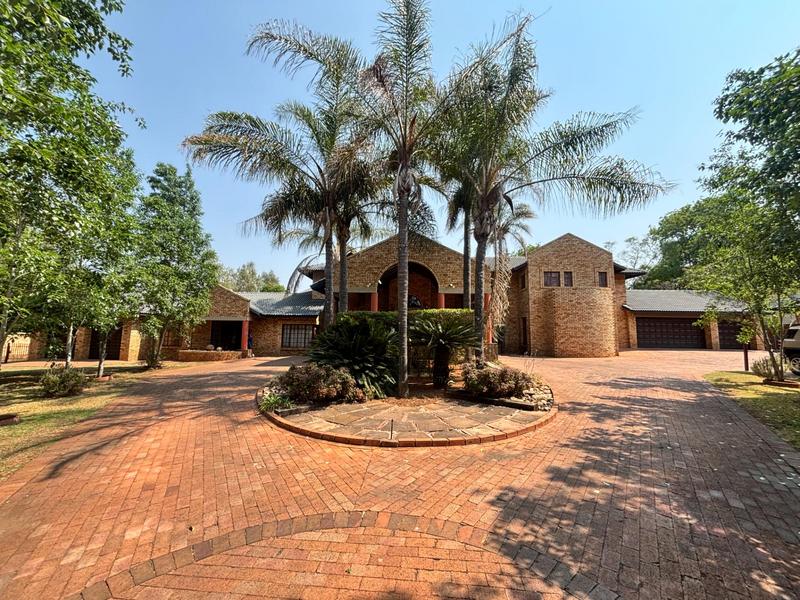 6 Bedroom Property for Sale in Die Hoewes Gauteng