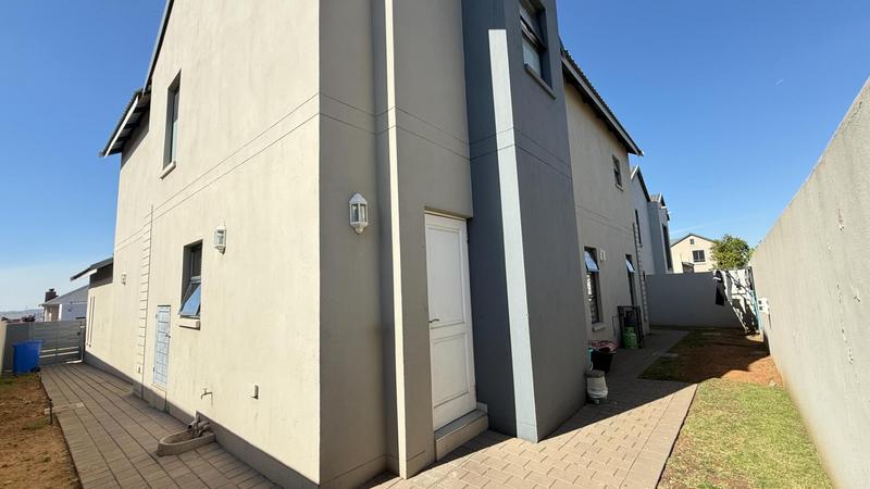4 Bedroom Property for Sale in Golden Fields Estate Gauteng