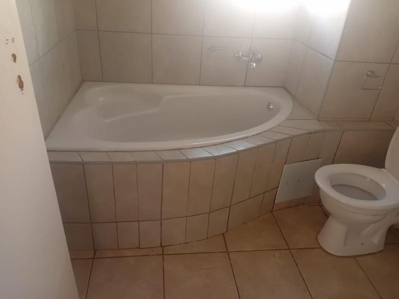 To Let 2 Bedroom Property for Rent in Groblerpark Gauteng
