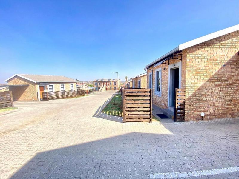 To Let 2 Bedroom Property for Rent in Groblerpark Gauteng