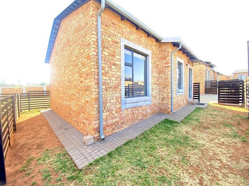 To Let 2 Bedroom Property for Rent in Groblerpark Gauteng
