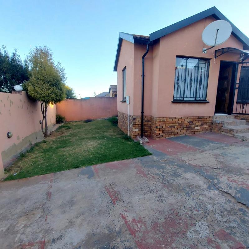 To Let 3 Bedroom Property for Rent in Groblerpark Gauteng