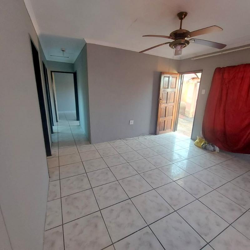 To Let 3 Bedroom Property for Rent in Groblerpark Gauteng