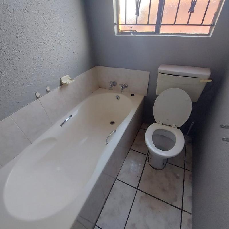 To Let 3 Bedroom Property for Rent in Groblerpark Gauteng