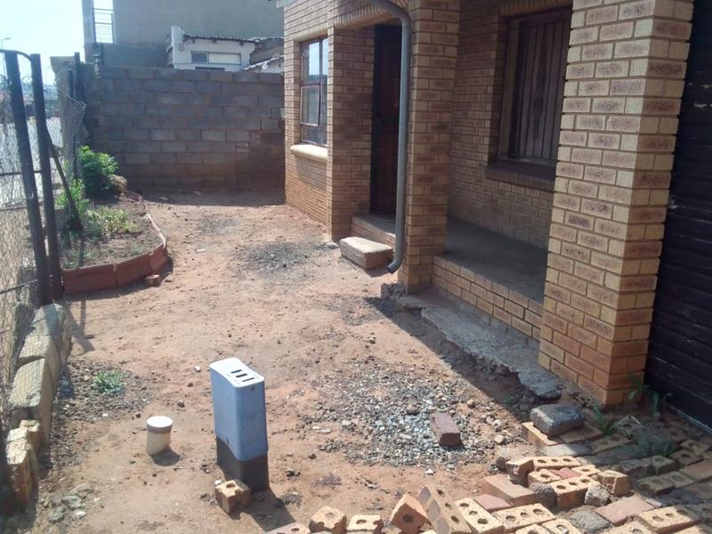 2 Bedroom Property for Sale in Klipspruit Gauteng