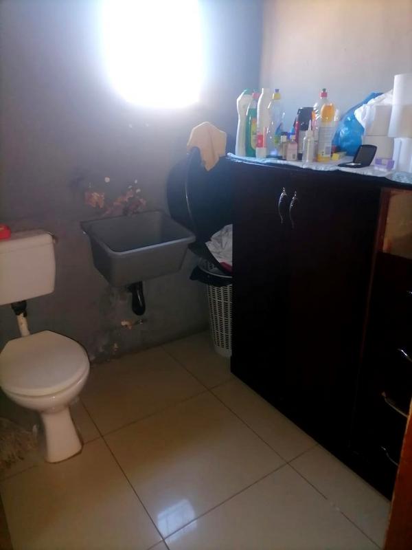 1 Bedroom Property for Sale in Mapleton A H Gauteng