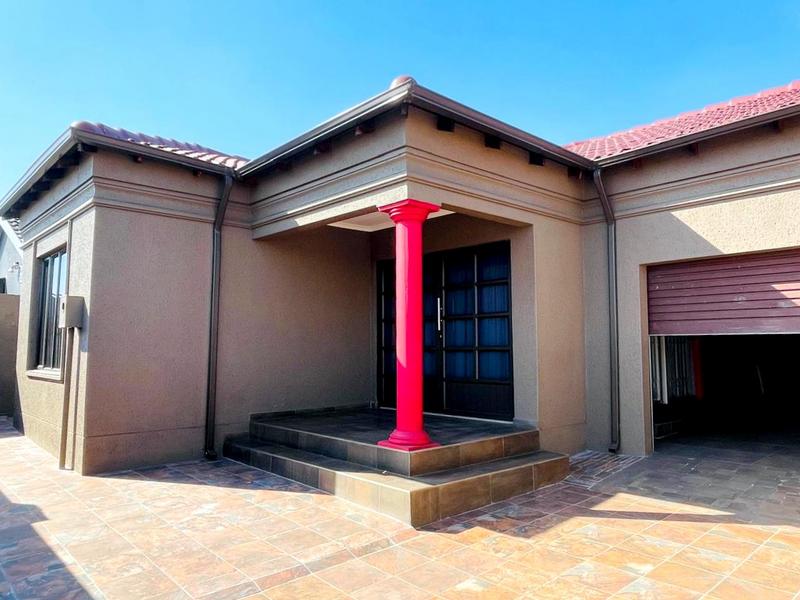2 Bedroom Property for Sale in Tladi Gauteng
