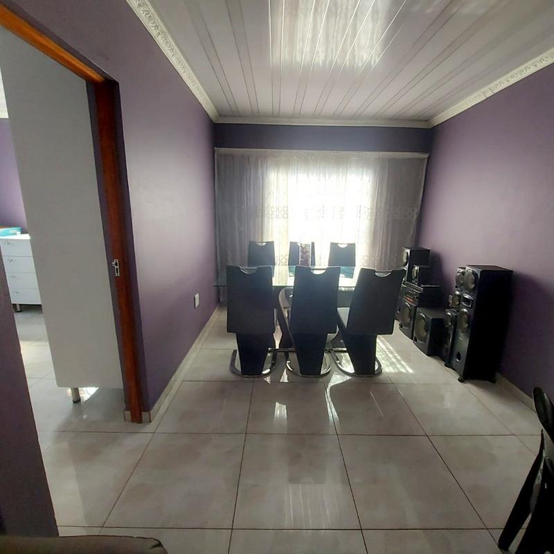 2 Bedroom Property for Sale in Tladi Gauteng