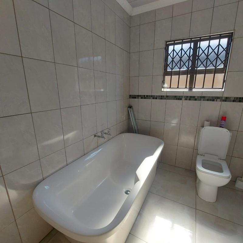 2 Bedroom Property for Sale in Tladi Gauteng