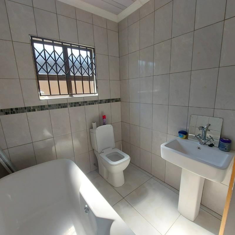 2 Bedroom Property for Sale in Tladi Gauteng