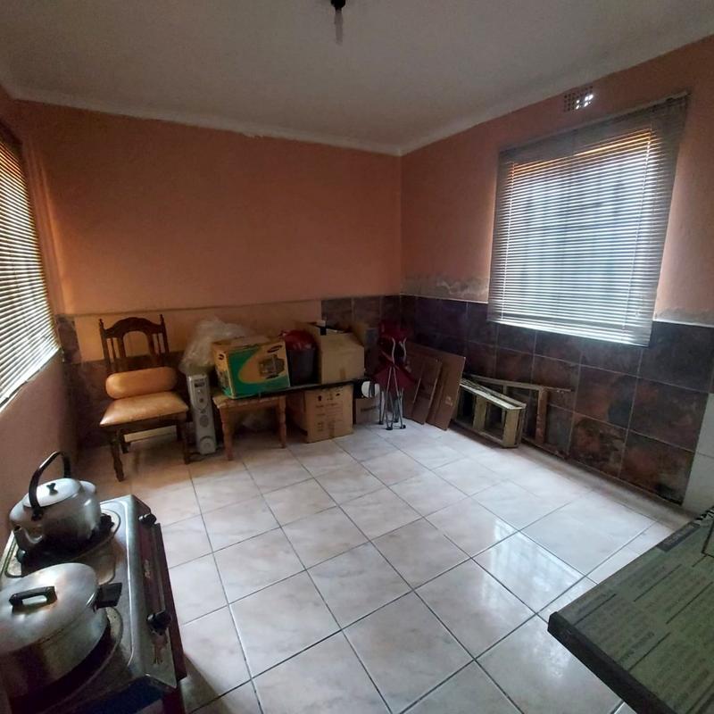 2 Bedroom Property for Sale in Tladi Gauteng