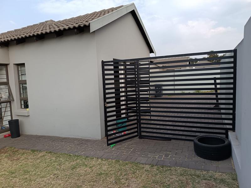 To Let 3 Bedroom Property for Rent in Buccleuch Gauteng
