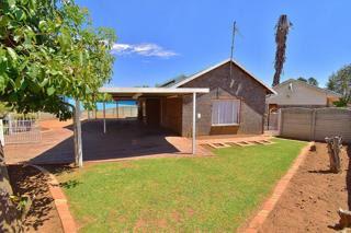5 Bedroom Property for Sale in Crystal Park Gauteng