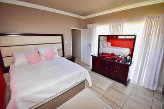 5 Bedroom Property for Sale in Crystal Park Gauteng