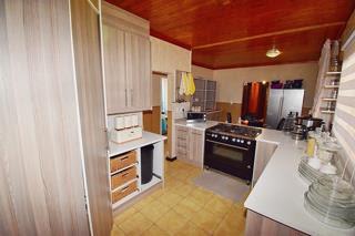 5 Bedroom Property for Sale in Crystal Park Gauteng