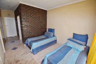 5 Bedroom Property for Sale in Crystal Park Gauteng