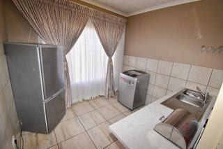 5 Bedroom Property for Sale in Crystal Park Gauteng
