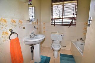 5 Bedroom Property for Sale in Crystal Park Gauteng