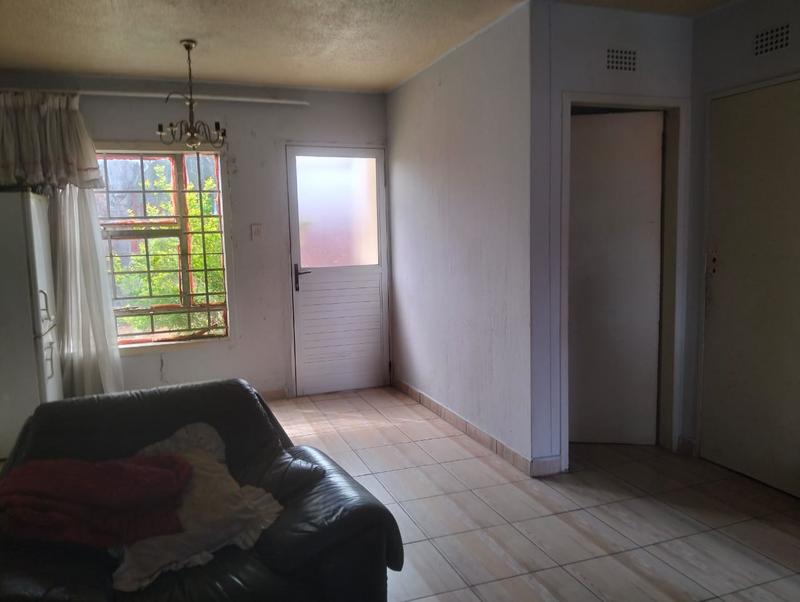 2 Bedroom Property for Sale in Orlando Gauteng