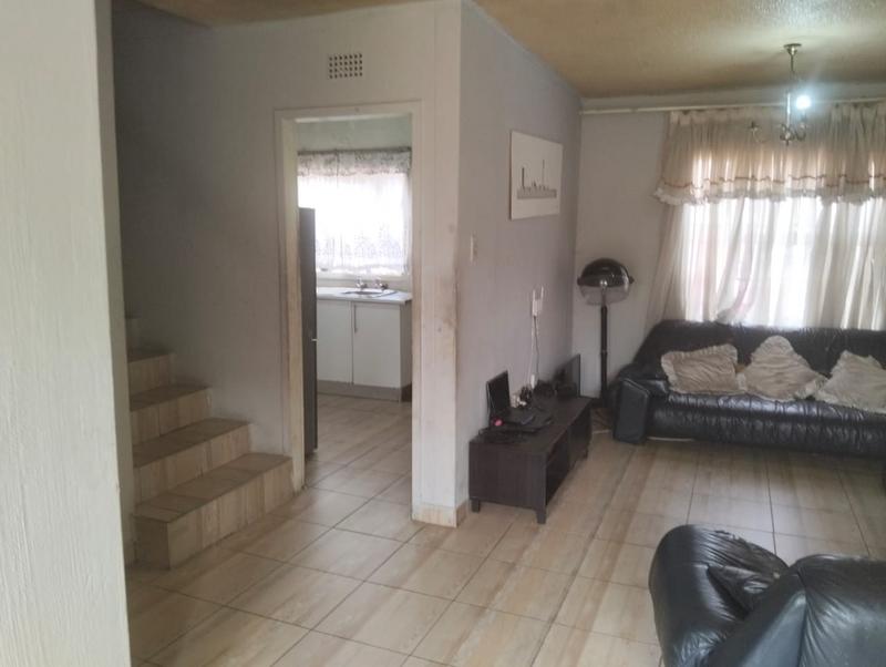2 Bedroom Property for Sale in Orlando Gauteng