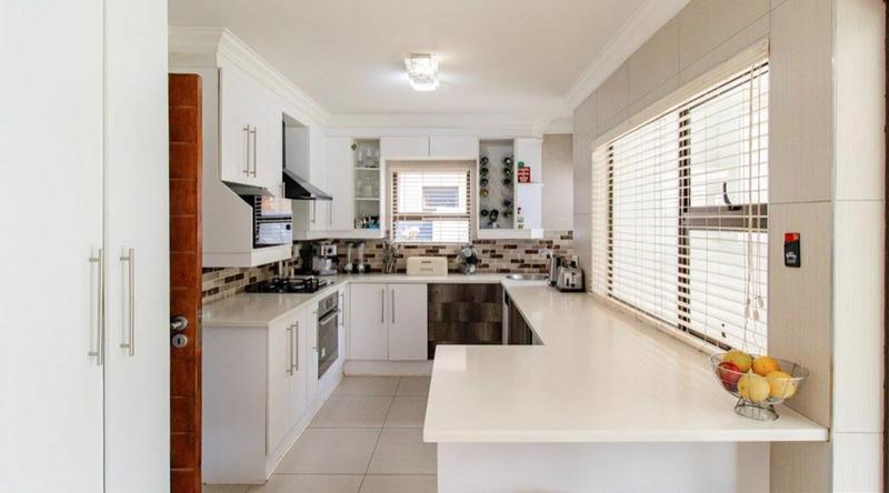 5 Bedroom Property for Sale in Midstream Estate Gauteng