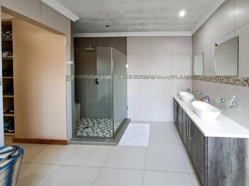 5 Bedroom Property for Sale in Midstream Estate Gauteng