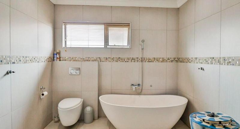 5 Bedroom Property for Sale in Midstream Estate Gauteng