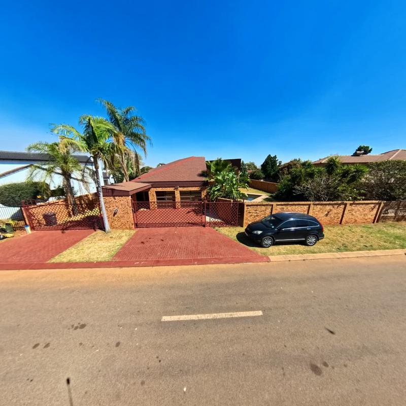 4 Bedroom Property for Sale in The Orchards Gauteng