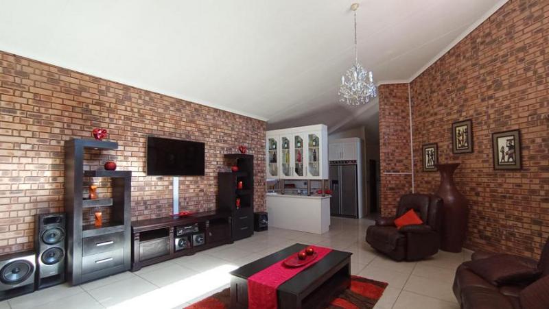 4 Bedroom Property for Sale in The Orchards Gauteng