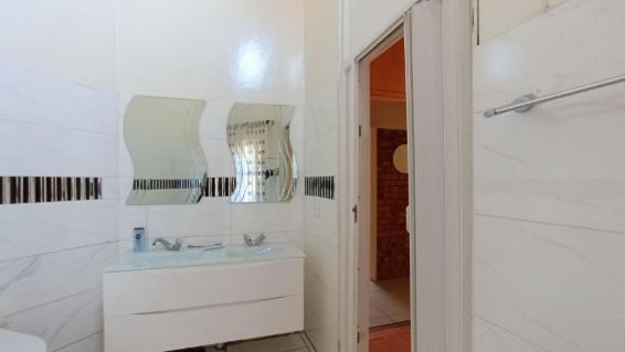 4 Bedroom Property for Sale in The Orchards Gauteng