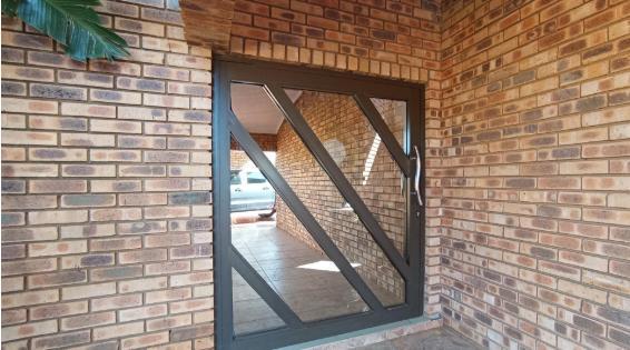 4 Bedroom Property for Sale in The Orchards Gauteng
