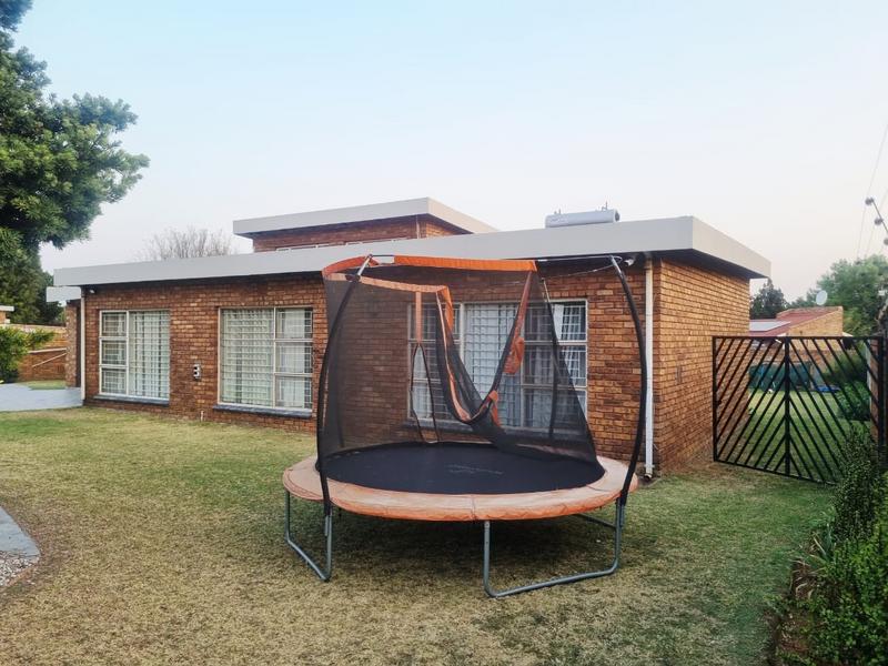 4 Bedroom Property for Sale in Sunward Park Gauteng