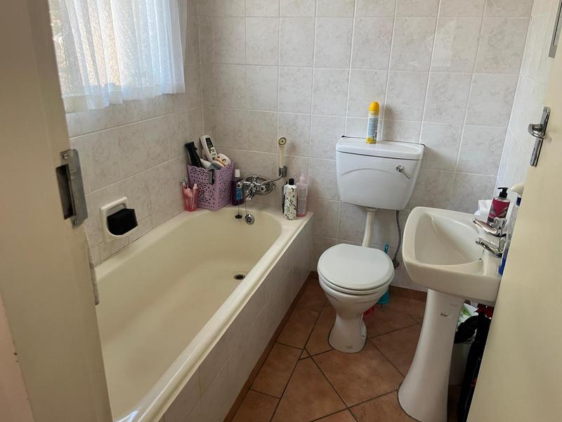 4 Bedroom Property for Sale in Albertsdal Gauteng